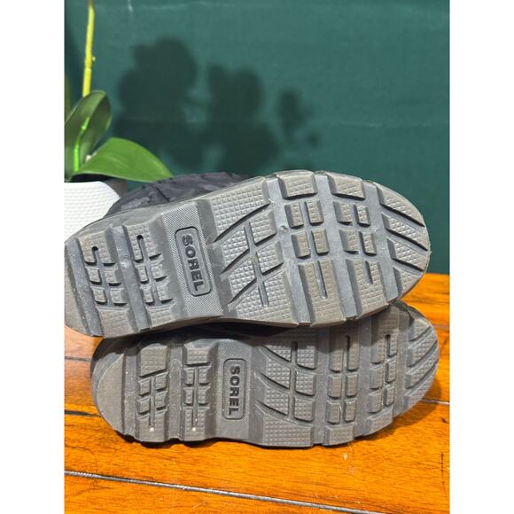 Sorel youth snow boot size 1 - Picture 4 of 6